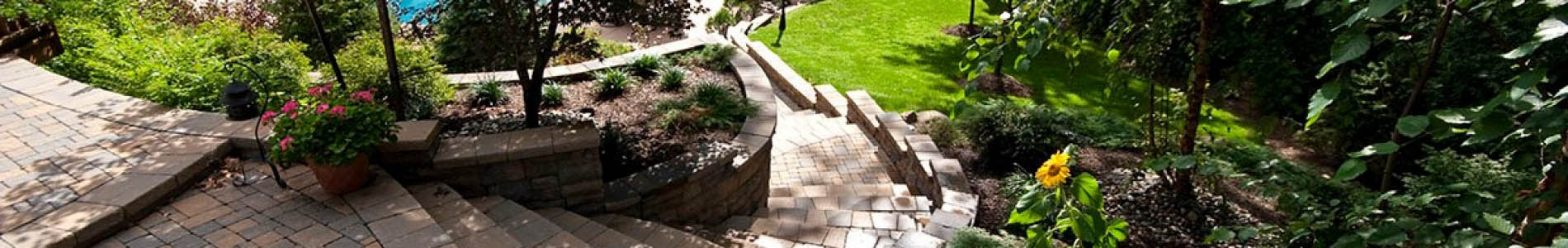 Luxury Backyard Patio Projects & Landscaping